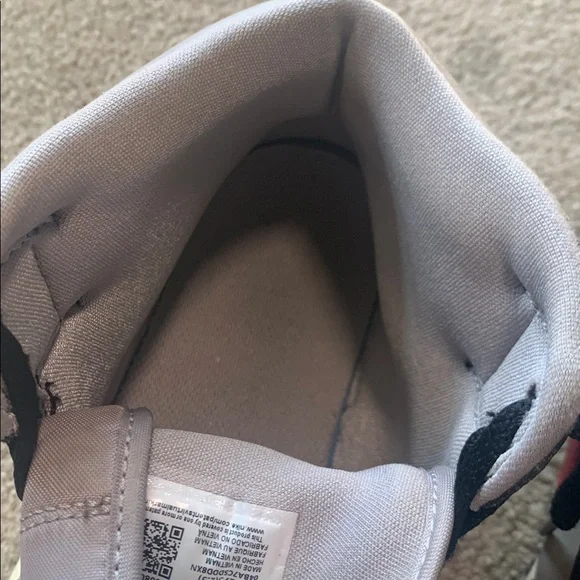 Nike Air Jordan High Top Tennis Shoes - Picture 10 of 14